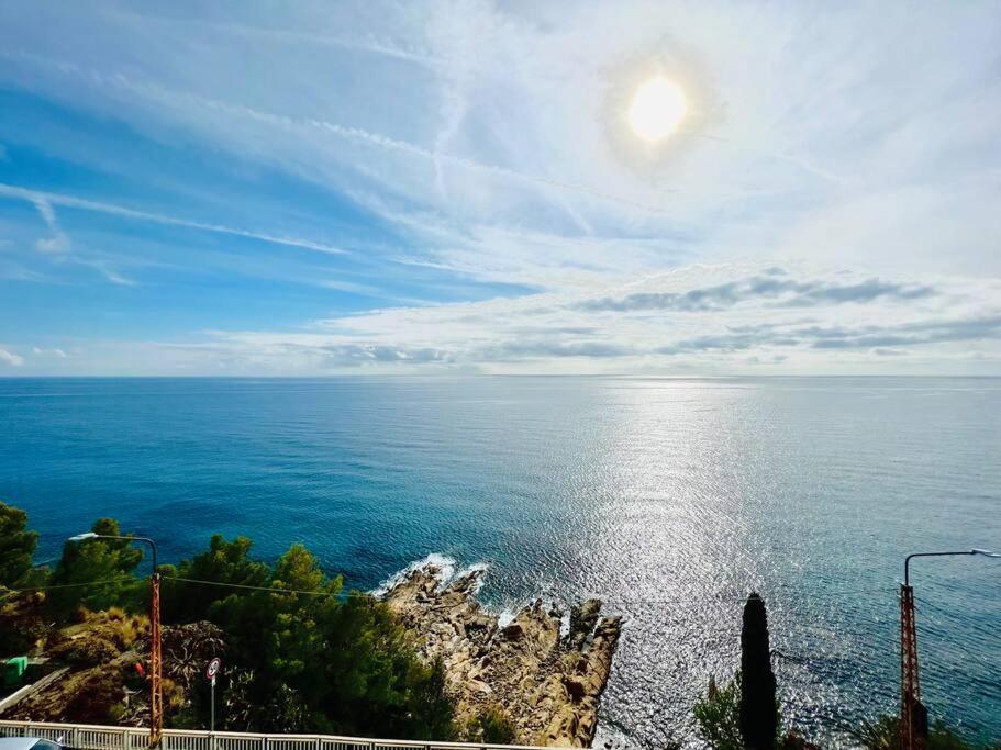 Suite Sunset 18 - Fronte Mare Санремо Экстерьер фото