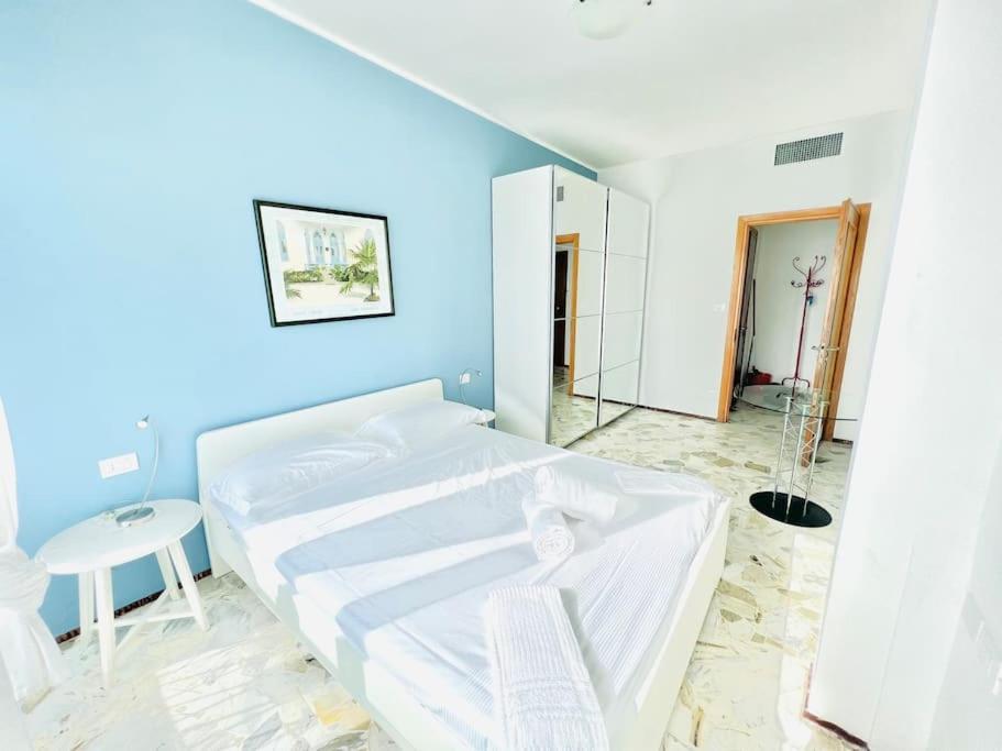 Suite Sunset 18 - Fronte Mare Санремо Экстерьер фото